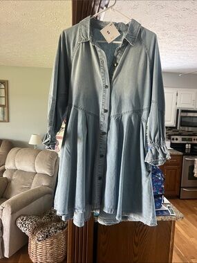 Light Wash Denim Button-Front Tunic Dress - Blue